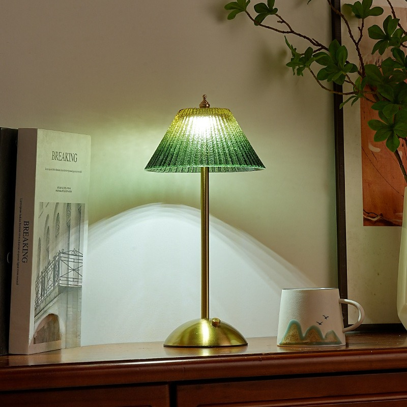 Glass Bed - 2026 레트로 리브드 빈티지 웨딩 LED